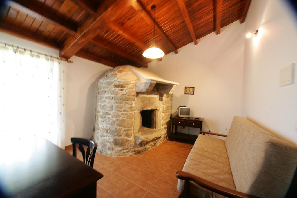 Casa Da Botica A Estrada Hostel Os Casares Ruang foto
