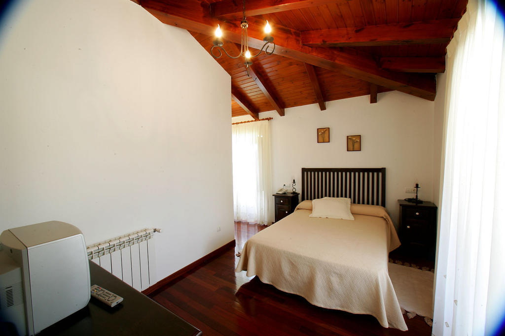 Casa Da Botica A Estrada Hostel Os Casares Ruang foto