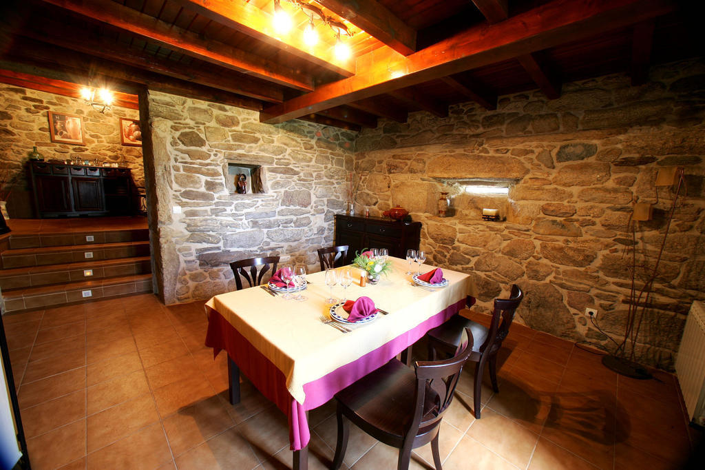 Casa Da Botica A Estrada Hostel Os Casares Bagian luar foto